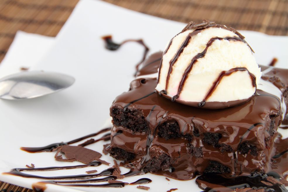 Brownie con helado